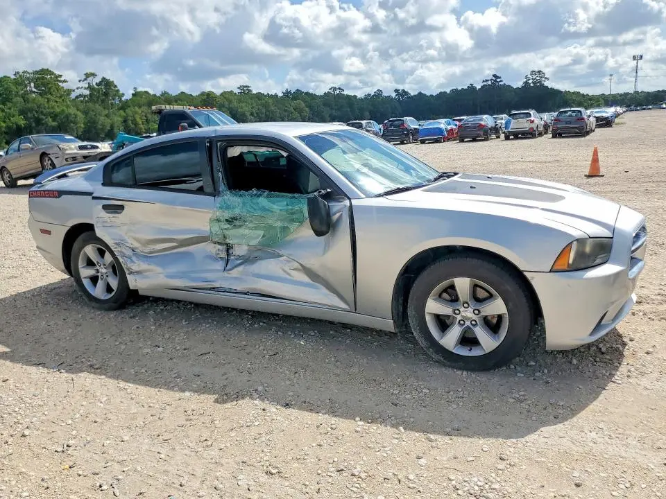 2012 DODGE CHARGER SE  