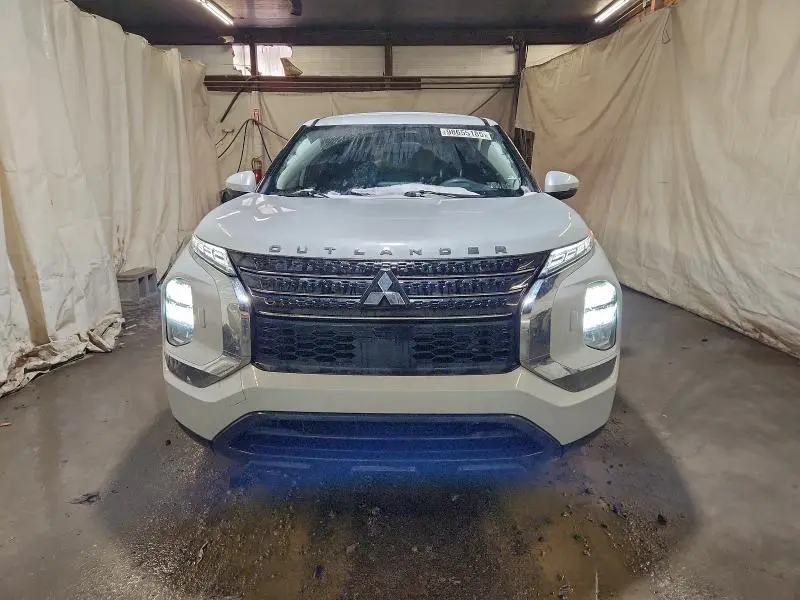 2022 MITSUBISHI OUTLANDER ES  