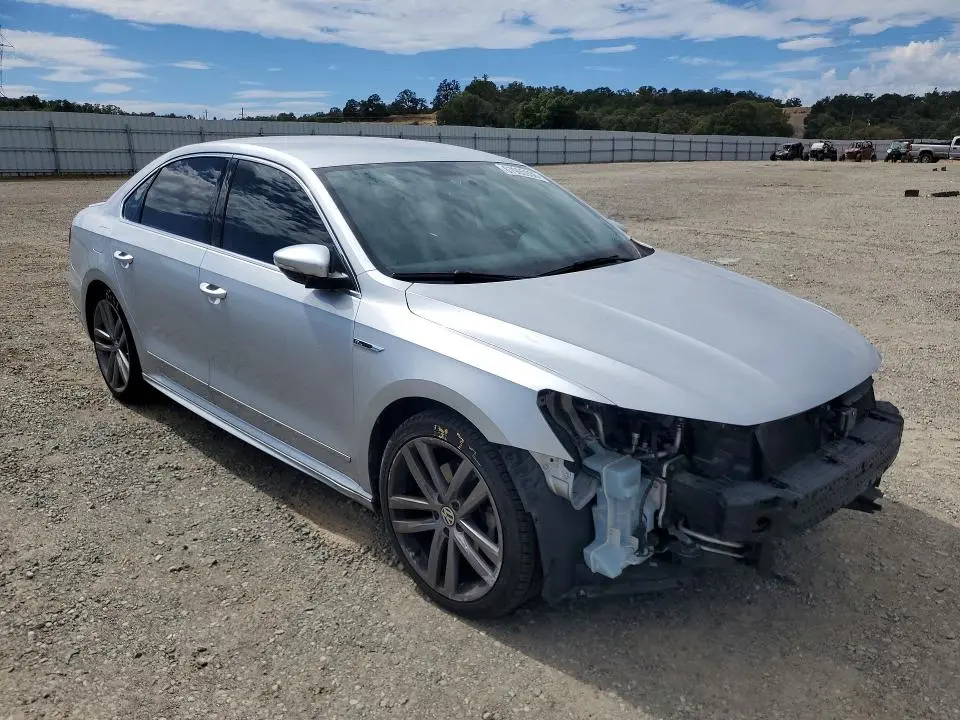 2017 VOLKSWAGEN PASSAT R-LINE  
