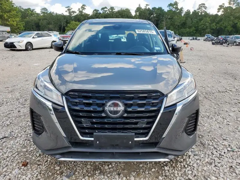 2022 NISSAN KICKS S  