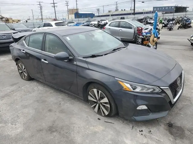 2022 NISSAN ALTIMA SV  