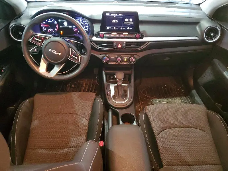 2023 KIA FORTE LX  