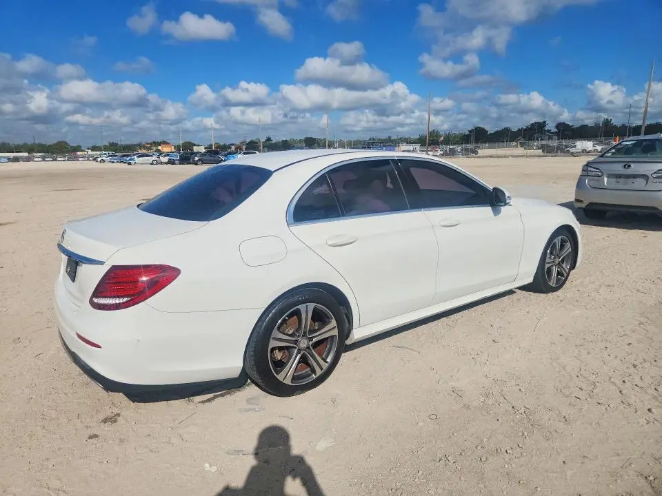 2017 MERCEDES-BENZ E 300  