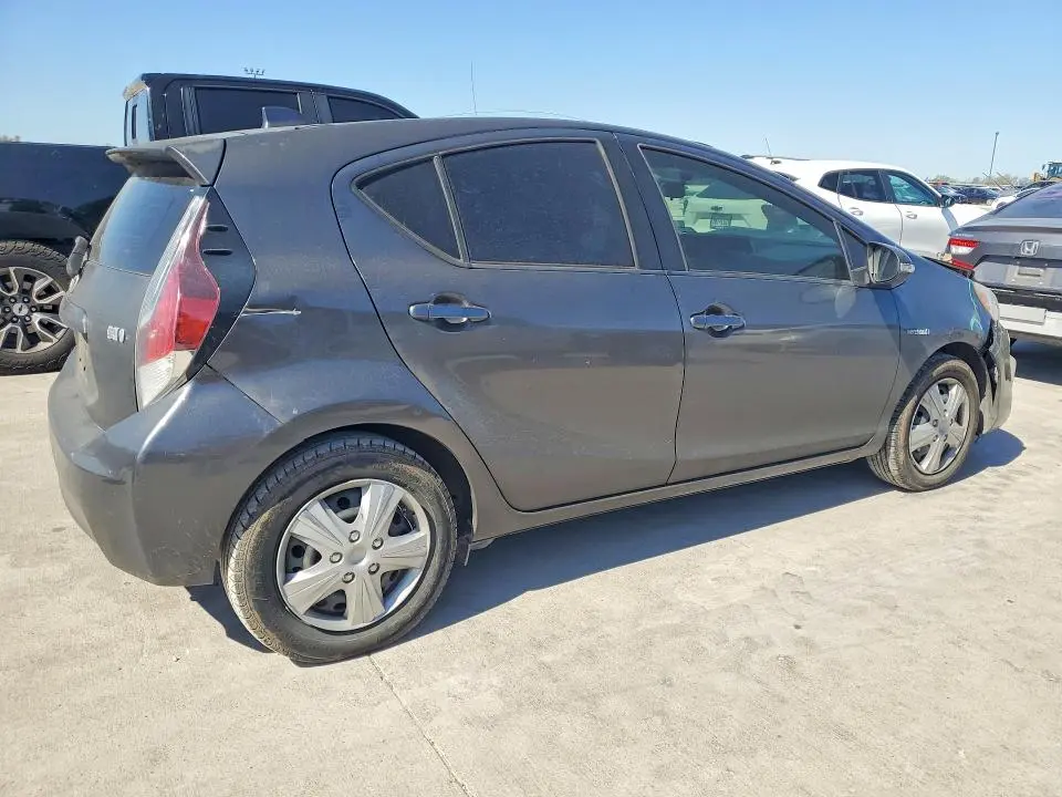 2016 TOYOTA PRIUS C TWO  