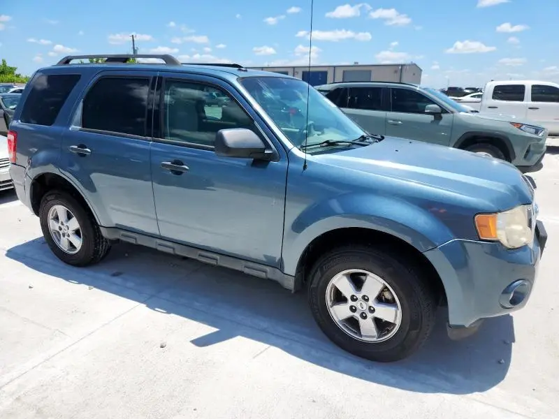 2011 FORD ESCAPE XLT