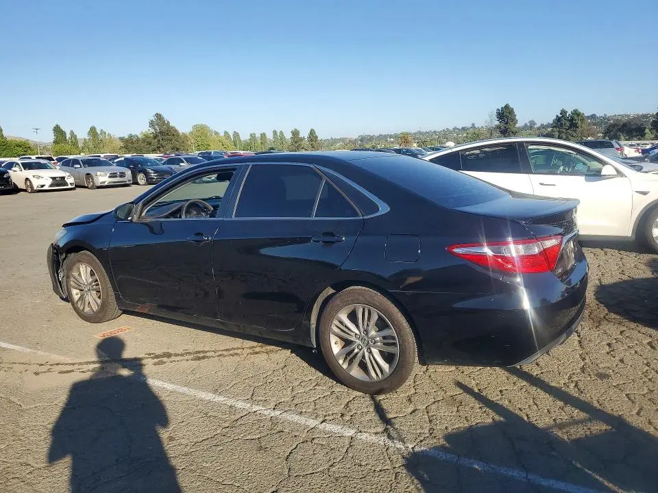 2015 TOYOTA CAMRY SE  