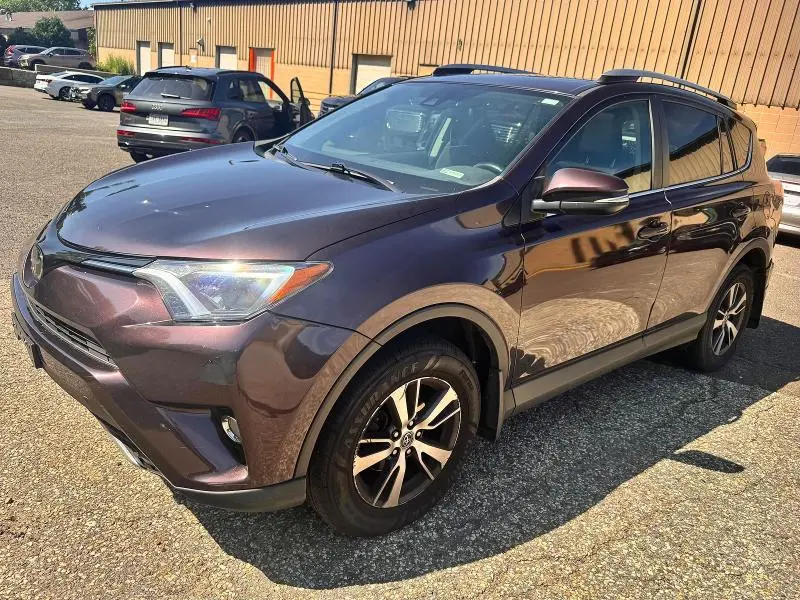 2017 TOYOTA RAV4 XLE  