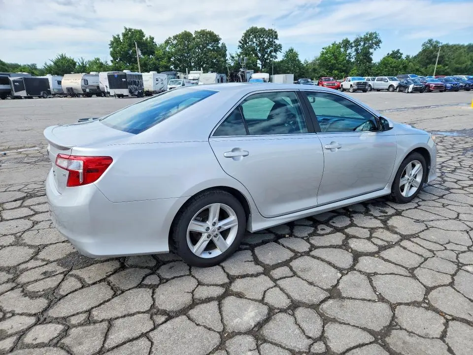 2012 TOYOTA CAMRY SE  