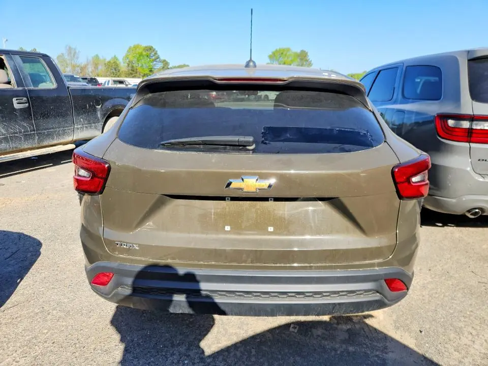 2024 CHEVROLET TRAX LS  