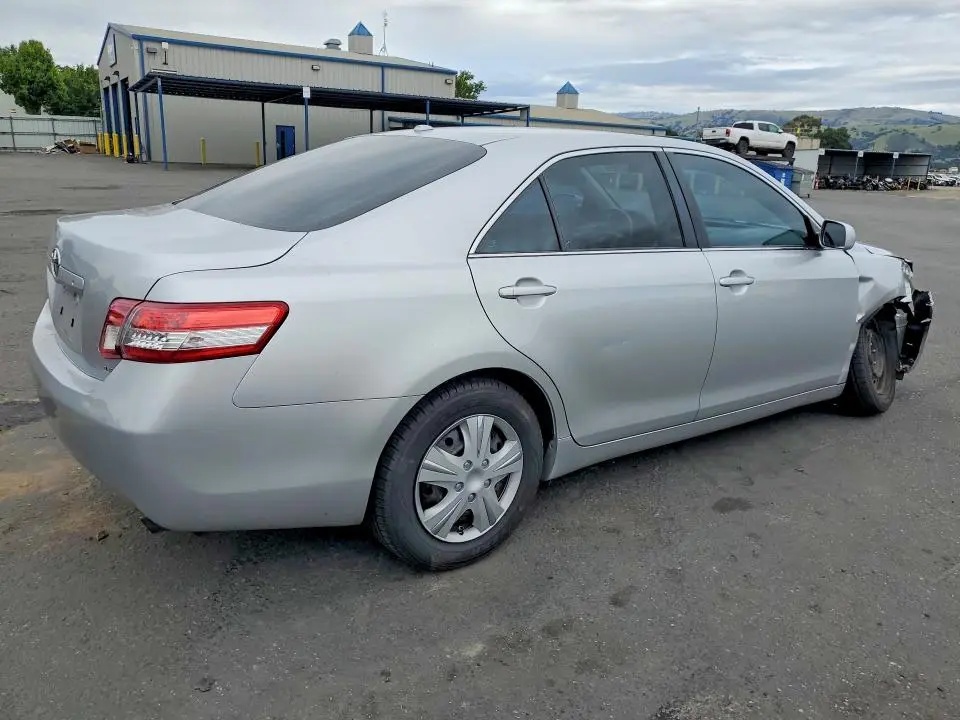 2011 TOYOTA CAMRY LE  