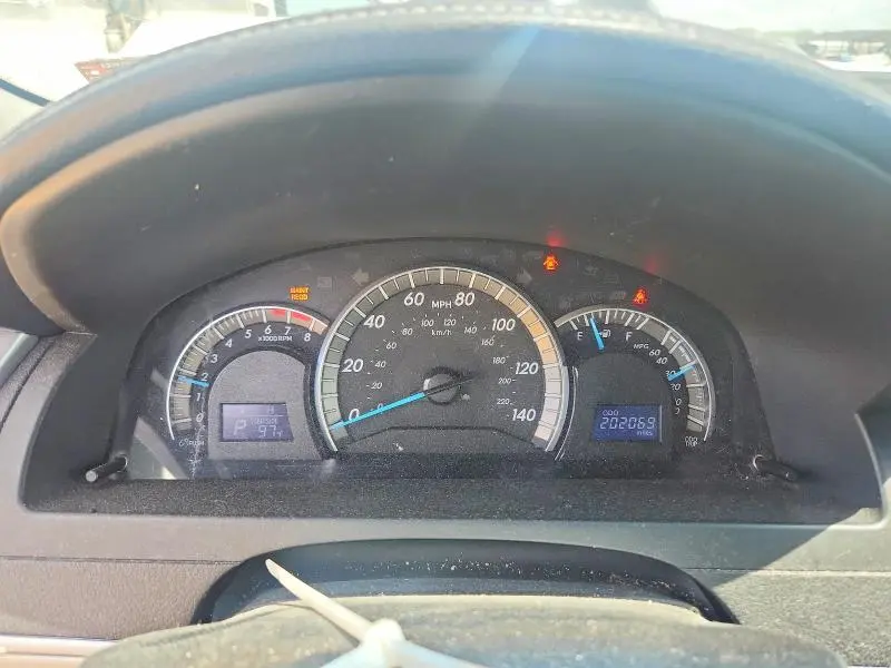 2013 TOYOTA CAMRY SE  