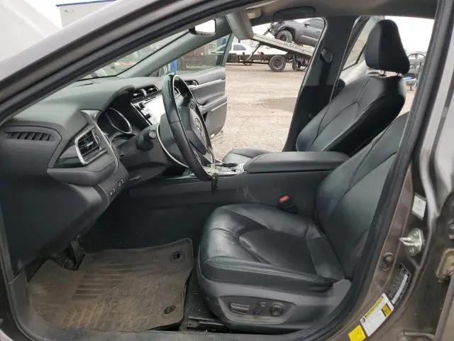 2020 TOYOTA CAMRY XLE  