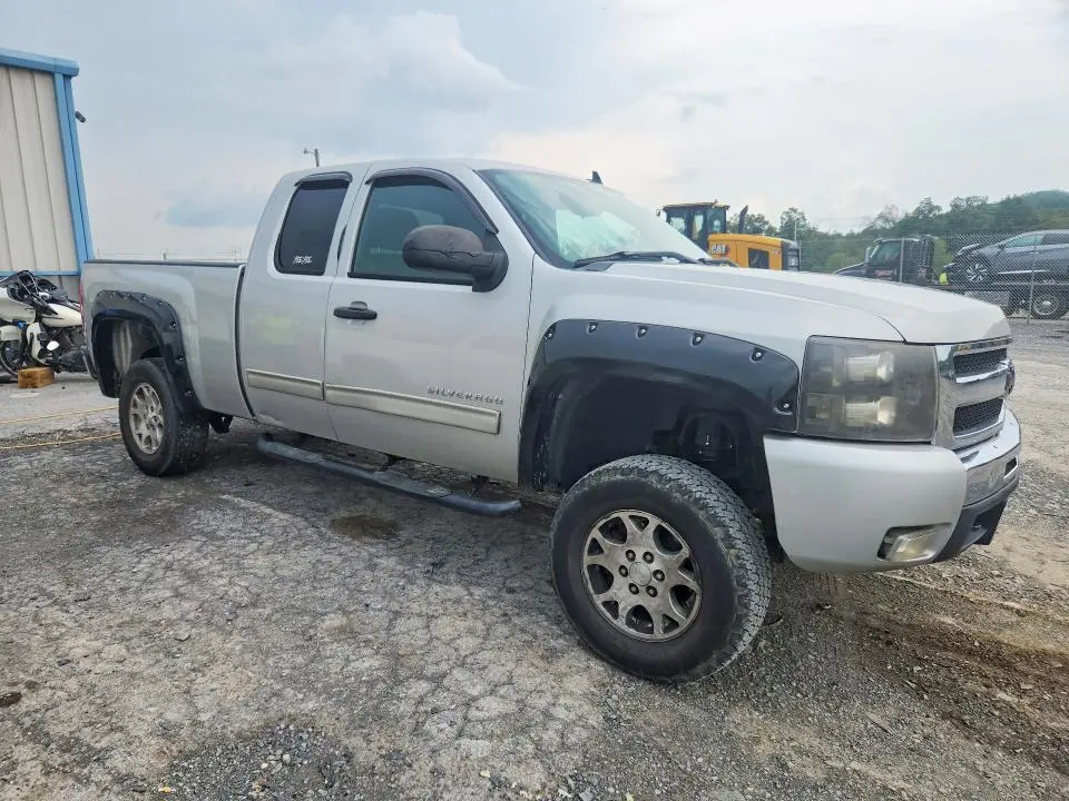 2010 CHEVROLET SILVERADO K1500 LT  