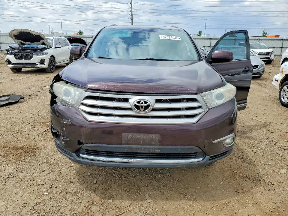 2011 TOYOTA HIGHLANDER SE  