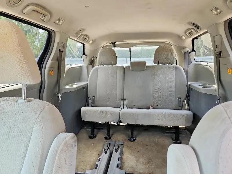 2012 TOYOTA SIENNA LE  