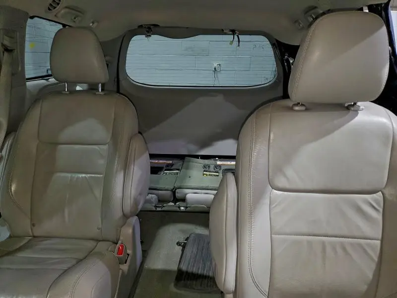 2017 TOYOTA SIENNA XLE  