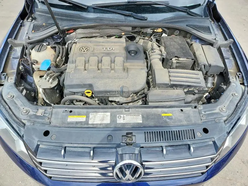2015 VOLKSWAGEN PASSAT SE  