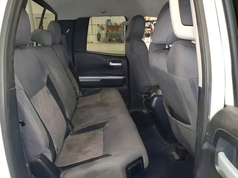 2017 TOYOTA TUNDRA SR5  