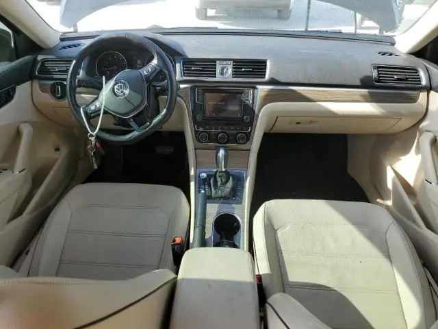 2017 VOLKSWAGEN PASSAT SE