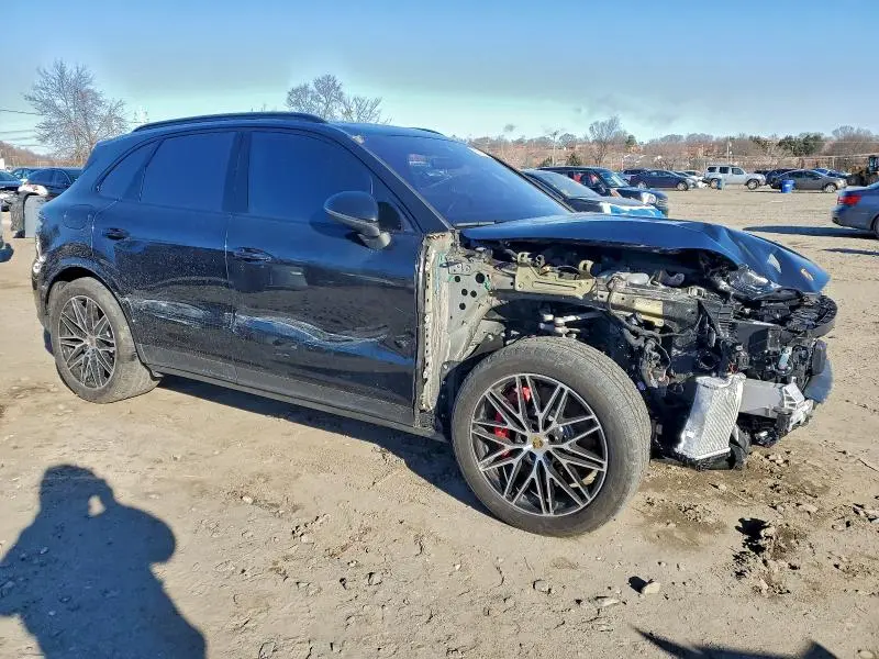 2024 PORSCHE CAYENNE S  
