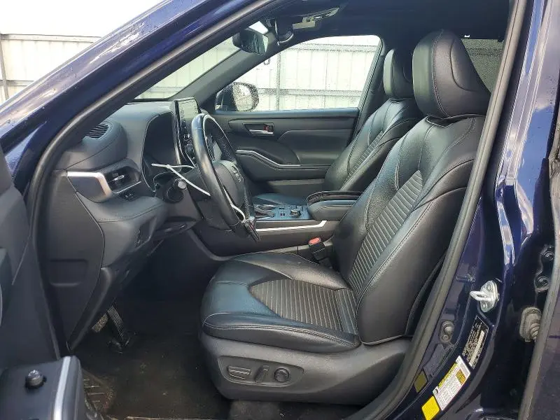 2021 TOYOTA HIGHLANDER XSE  