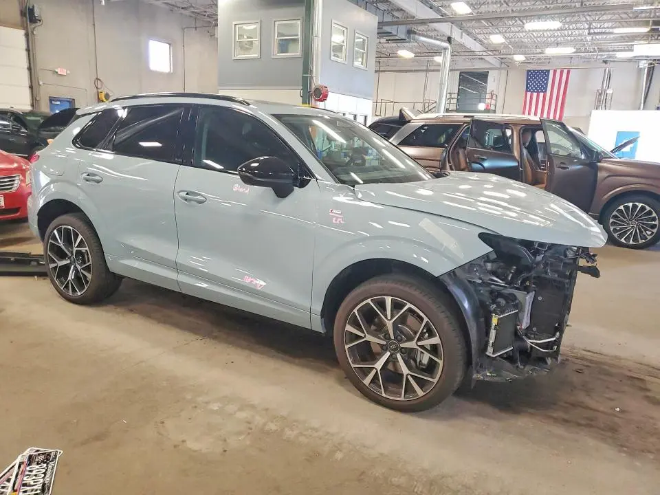 2026 AUDI Q3 S-LINE  