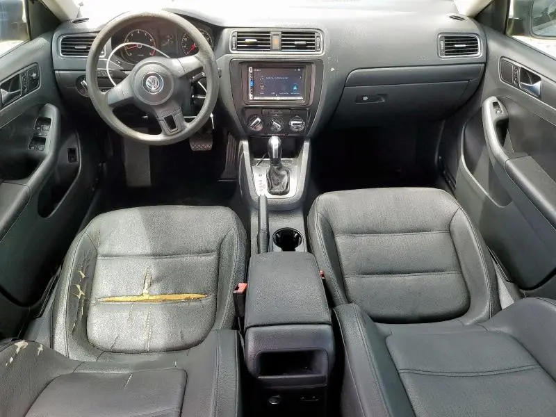 2011 VOLKSWAGEN JETTA SE  