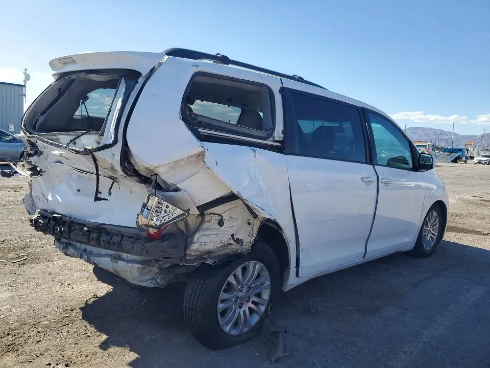2011 TOYOTA SIENNA XLE 8-PASSENGER  