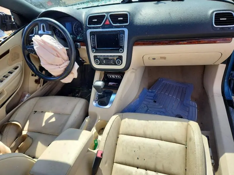 2010 VOLKSWAGEN EOS LUX  