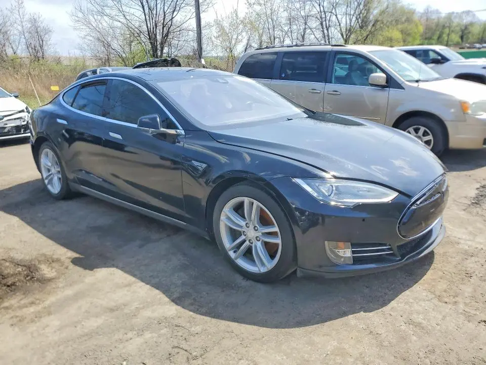 2015 TESLA MODEL S   