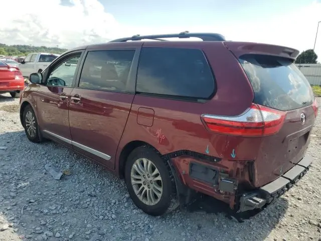 2016 TOYOTA SIENNA XLE  