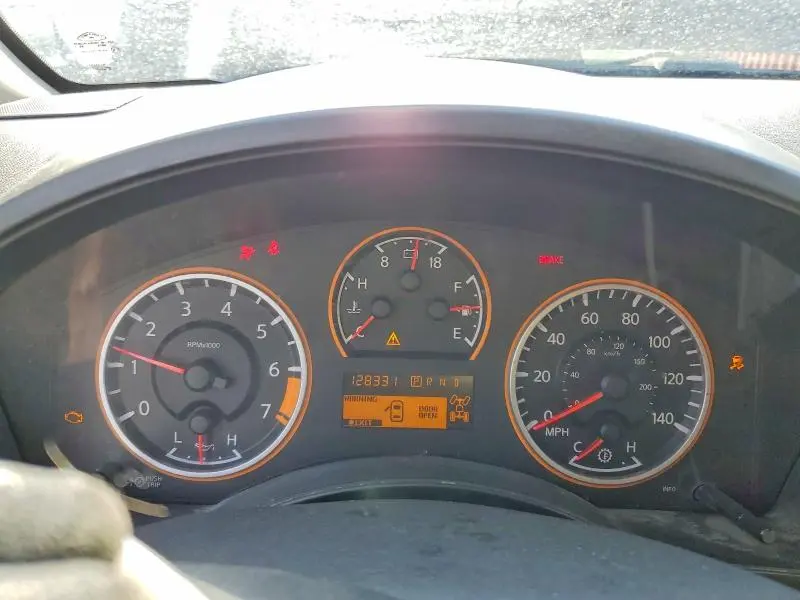 2014 NISSAN TITAN SV  