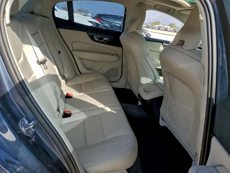 2020 VOLVO S60 T5 MOMENTUM  