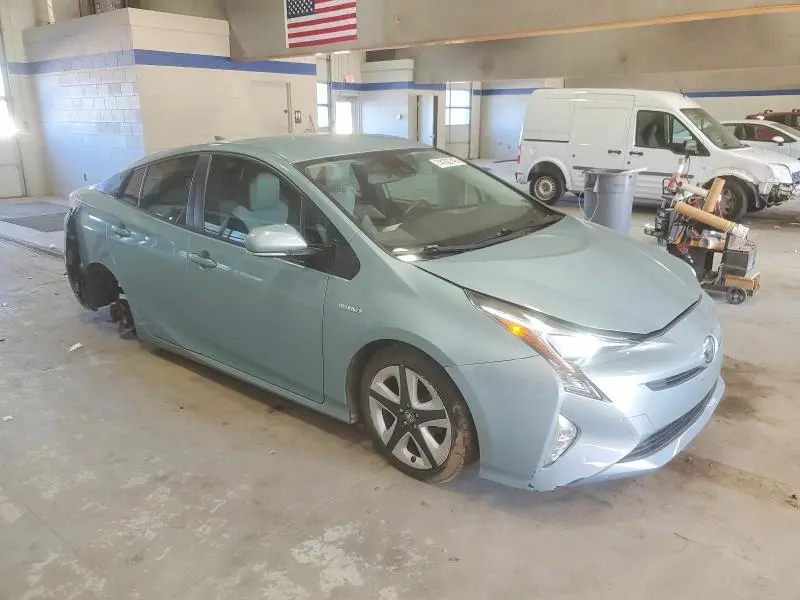 2017 TOYOTA PRIUS   