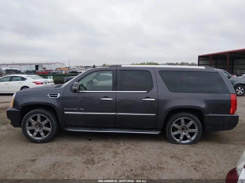 2011 CADILLAC ESCALADE ESV LUXURY