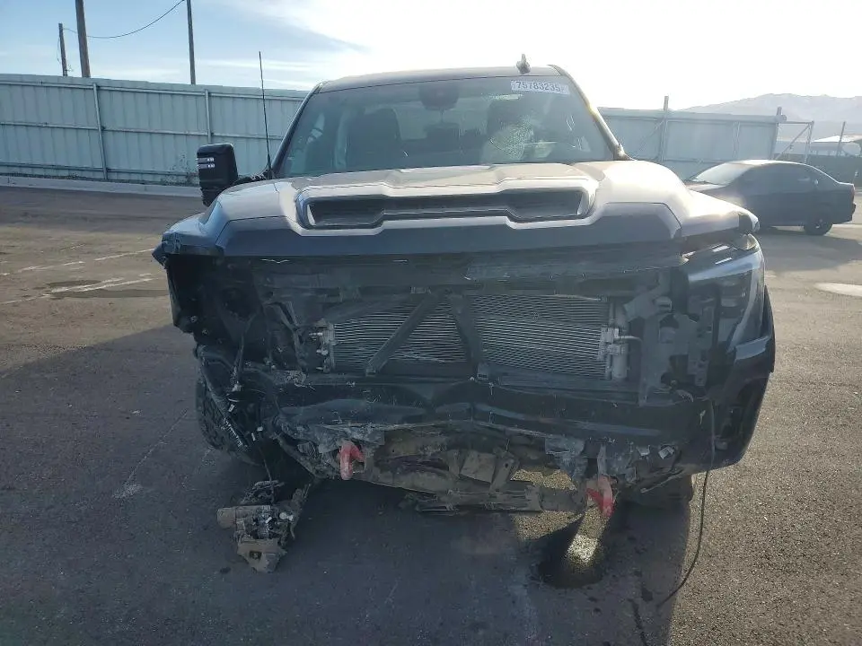 2025 GMC SIERRA K2500 AT4  