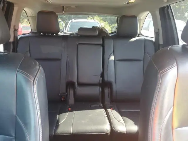 2018 TOYOTA HIGHLANDER SE  