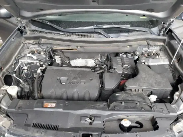 2018 MITSUBISHI OUTLANDER ES  