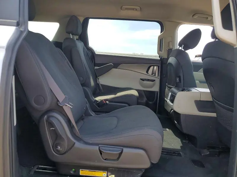 2023 KIA CARNIVAL LX  