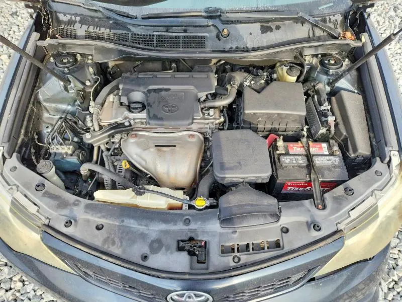 2014 TOYOTA CAMRY SE  