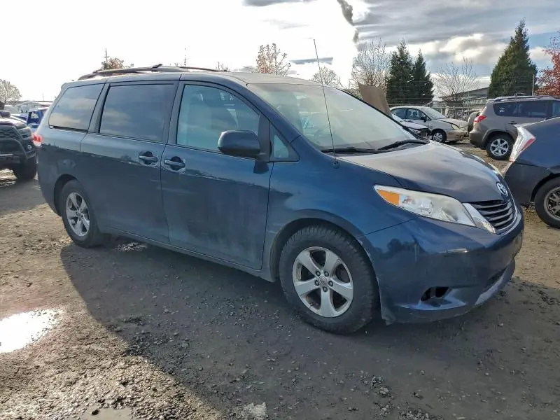 2011 TOYOTA SIENNA LE  