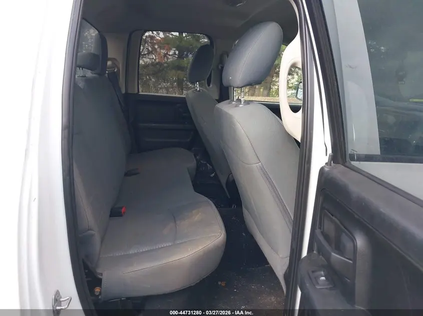 2017 RAM 1500 EXPRESS  4X4 6'4 BOX