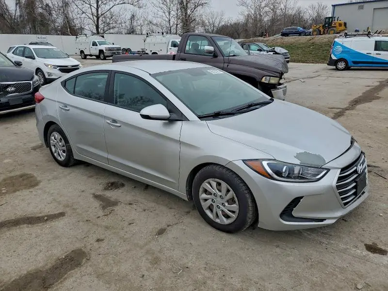 2018 HYUNDAI ELANTRA SE  