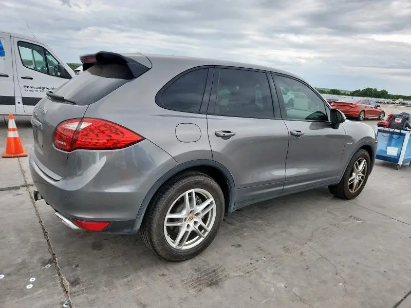 2013 PORSCHE CAYENNE   