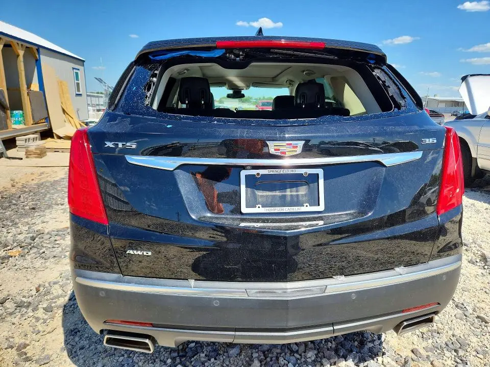 2017 CADILLAC XT5 LUXURY  