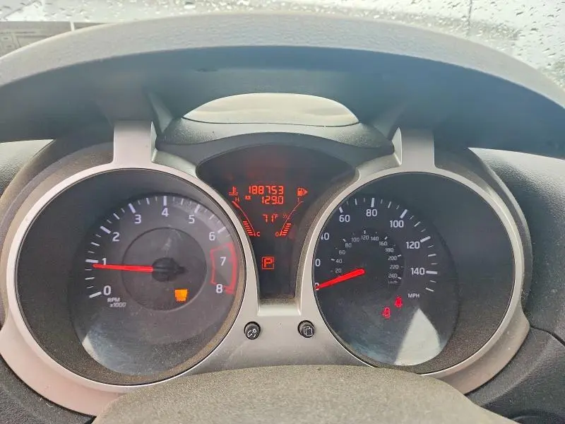2011 NISSAN JUKE S  