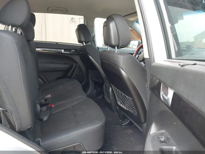 2014 KIA SORENTO LX