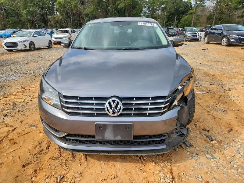 2015 VOLKSWAGEN PASSAT SE  