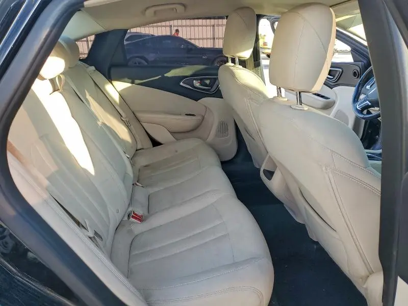 2015 CHRYSLER 200 LIMITED  