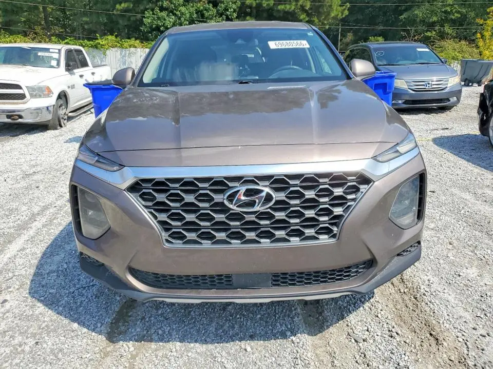 2019 HYUNDAI SANTA FE SE  